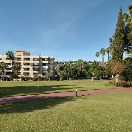 Апартаменти Torres De Aloha 2 Bdr Puerto Banus Марбелья Екстер'єр фото